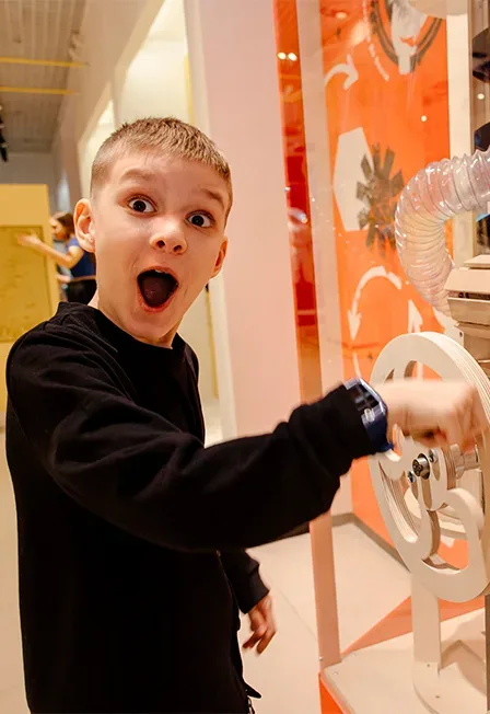 Афиша: Интерактивная выставка "Ньютон Парк" в Красноярске 29 августа 2026