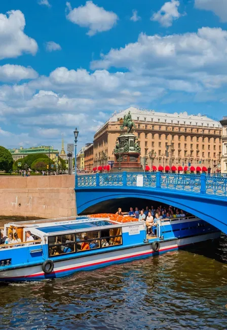 Афиша: Петербург с воды: Аврора, Эрмитаж и Петропавловская крепость на теплоходе в Санкт-Петербурге 26 августа 2026