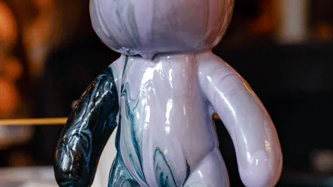 Афиша: Роспись мишки Bearbricks в технике флюид-арт с видом на Исакий в Санкт-Петербурге 30 августа 2026