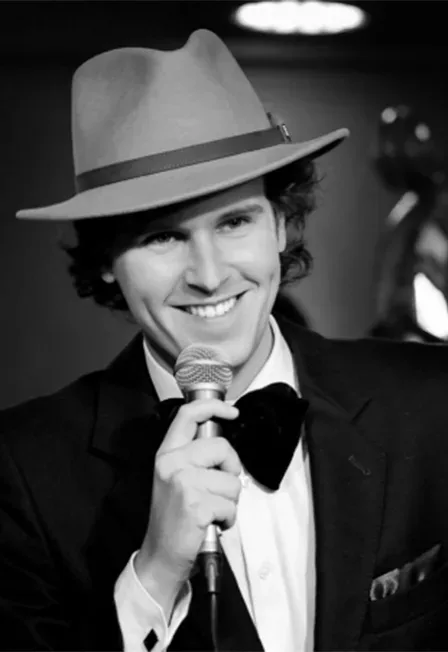Афиша: Alex Abra. Sinatra Christmas в Москве 29 декабря 2026