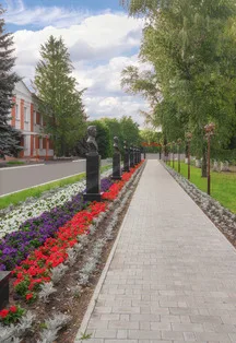 Афиша: Экскурсия по аллее Героев Советского Союза в городском парке «Аллея Героев» в Саратове 5 декабря 2023