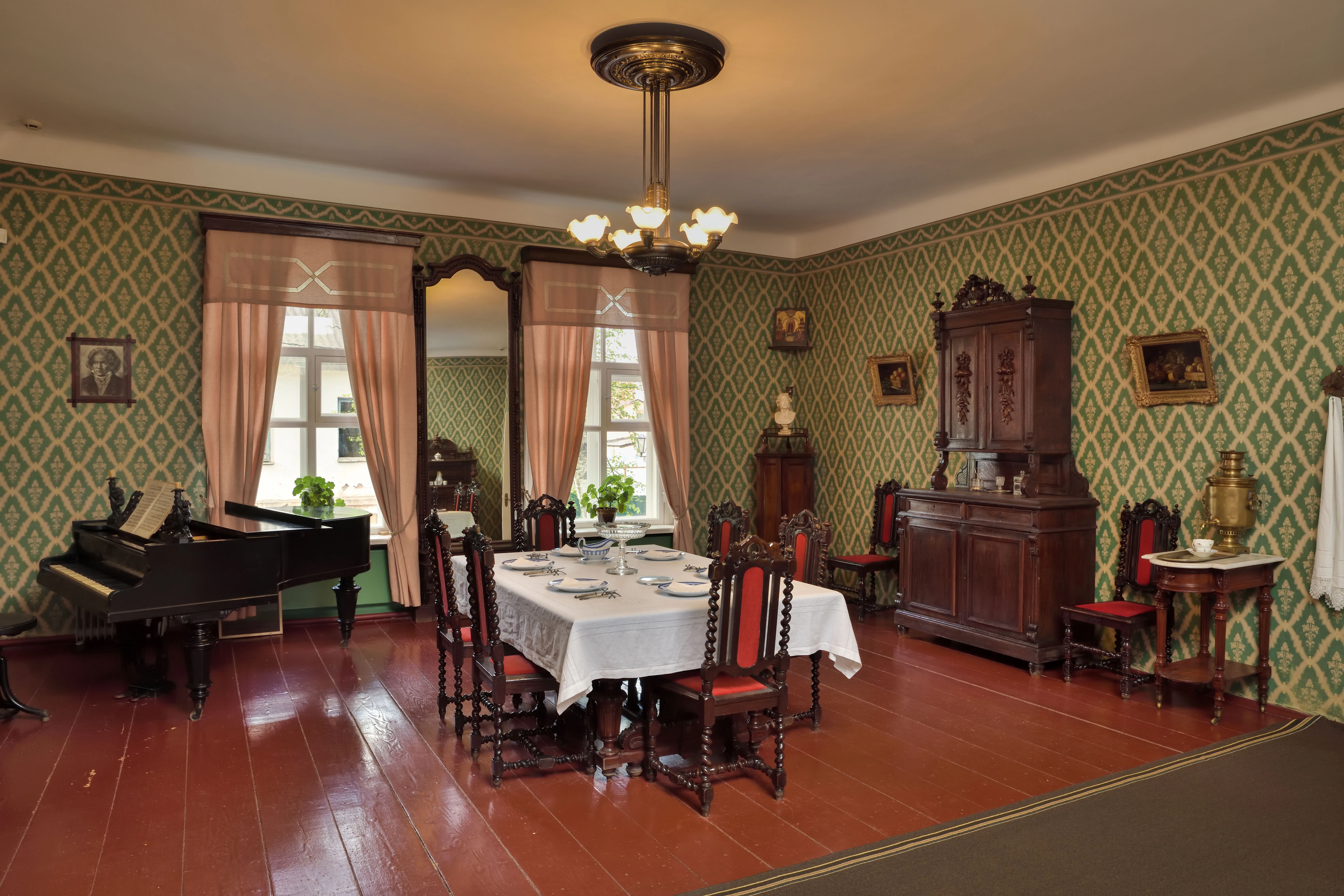 Афиша: Экспозиция «Дом-музей Ф.М. Достоевского» в Старой Руссе 31 декабря 2026