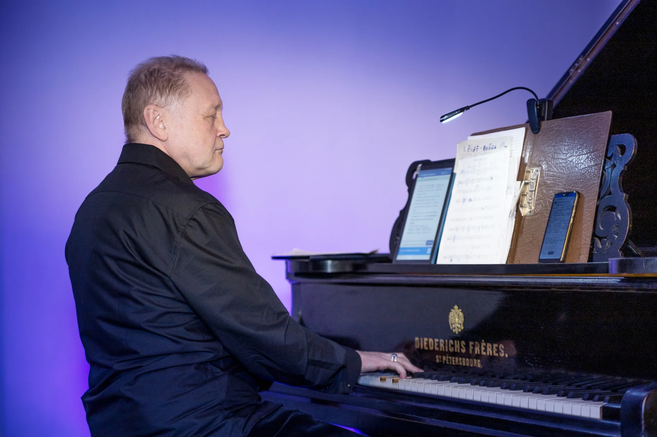 Афиша: Мировые кинохиты на рояле в стиле джаз. Концерт новогодних миниатюр в Санкт-Петербурге 27 декабря 2026