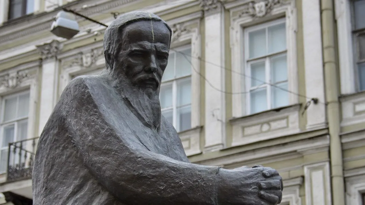Афиша: Экскурсия по дворам и их парадным с посещением коммуналки мини группа в Санкт-Петербурге 27 июля 2026