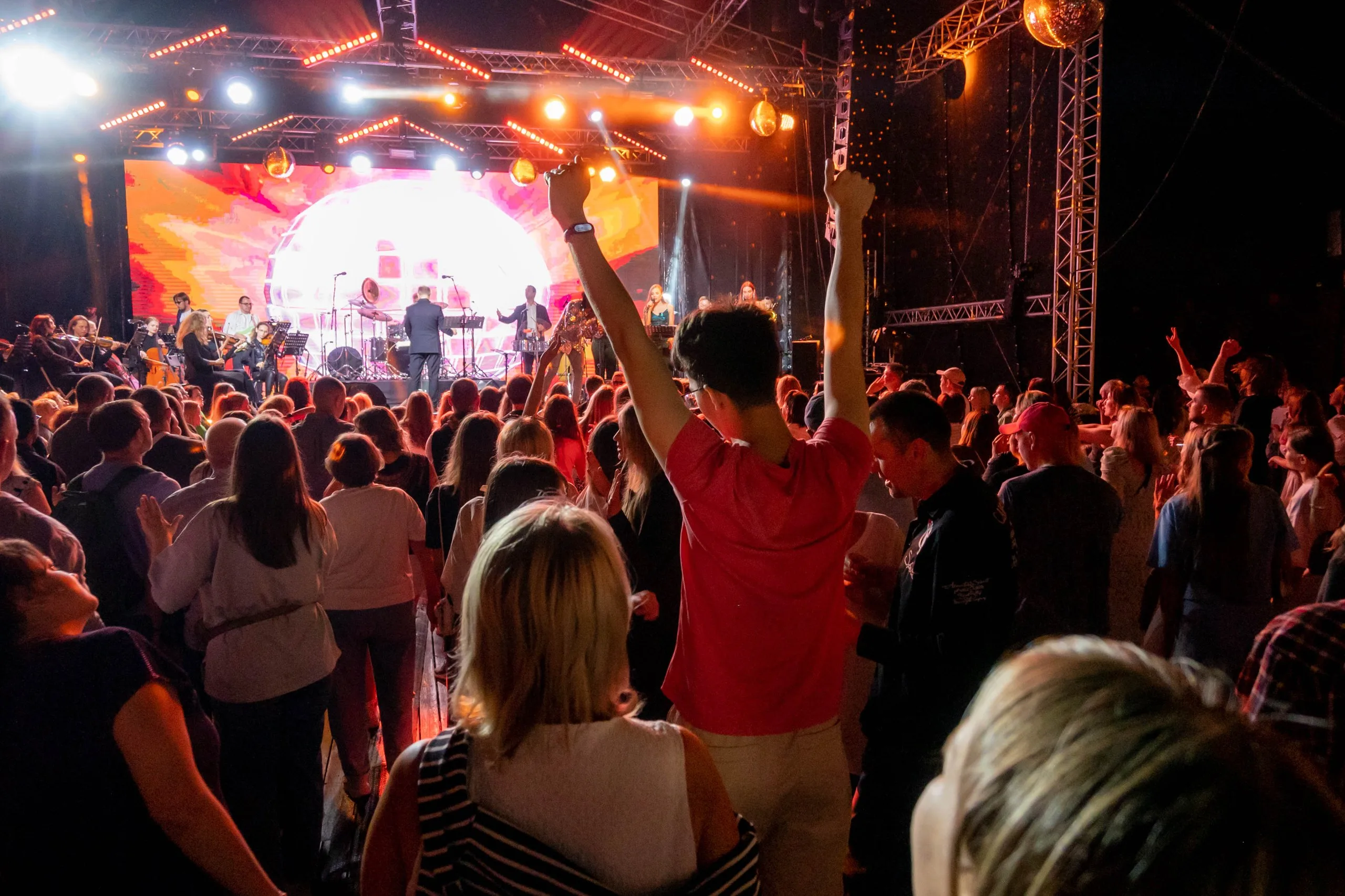 Афиша: Мировые хиты на крыше с симфоническим оркестром в Санкт-Петербурге 3 июля 2026