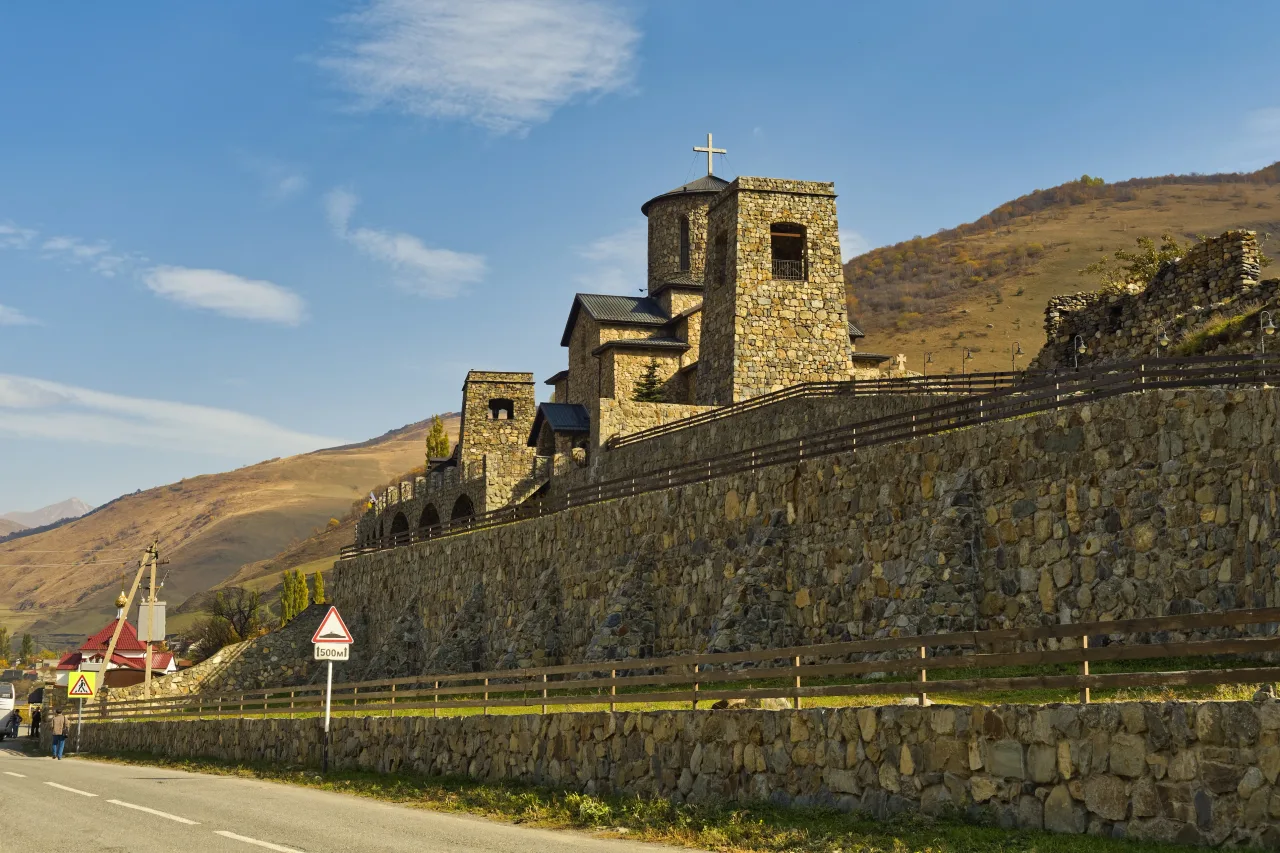 Афиша: Северная Осетия: Кармадон, Даргавс, монастырь, три ущелья в Кисловодске 14 июля 2026