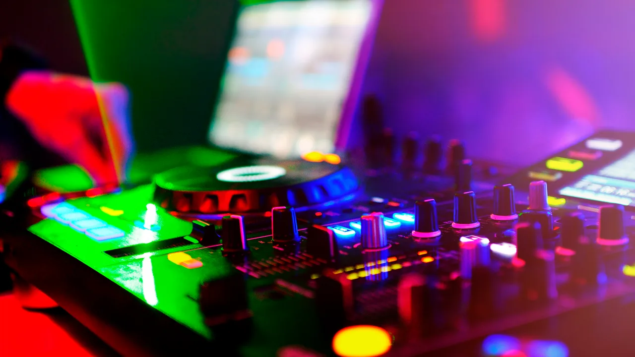 Афиша: DJ Ilya PZ в Анапе 27 июня 2026