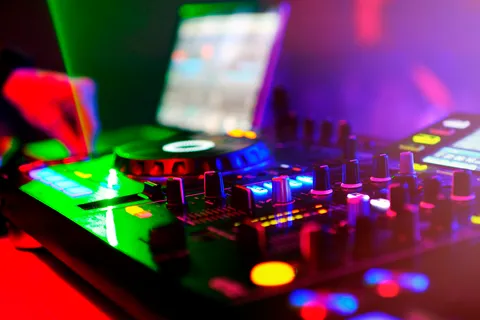 Афиша: DJ Ilya PZ в Анапе 27 июня 2026