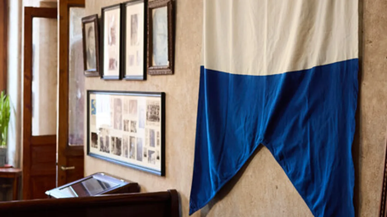 Афиша: Кураторская экскурсия Акима Неаронова в Санкт-Петербурге 17 июня 2026