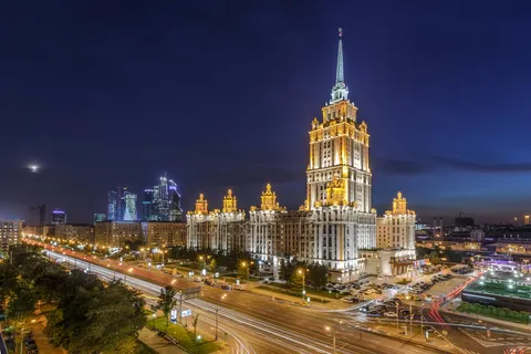Афиша: Москва после полуночи: эксклюзивная ночная прогулка на микроавтобусе в Москве 27 июня 2026
