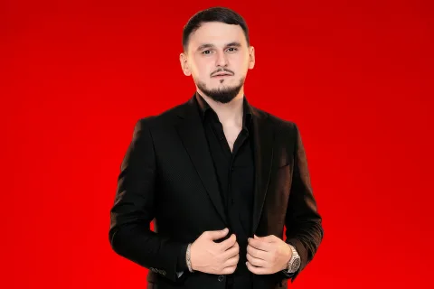 Афиша: Рустам Нахушев в Майкопе 5 июня 2026