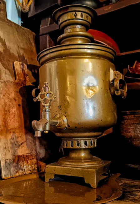 Афиша: Самоварные истории. Литературная игра в Нижнем Новгороде 1 июня 2025