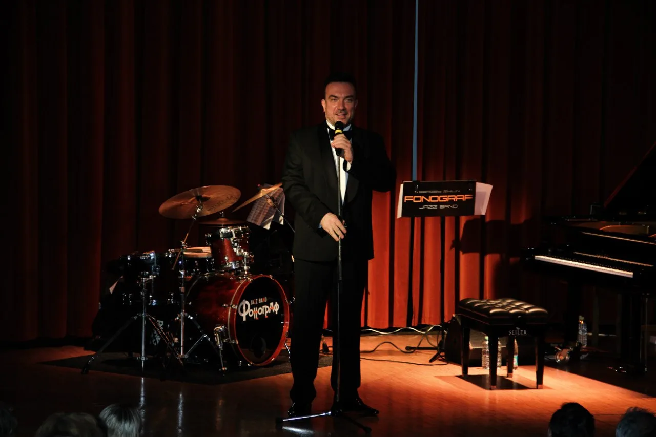 Афиша: Фонограф-джаз-трио Сергея Жилина в Санкт-Петербурге 2 мая 2026