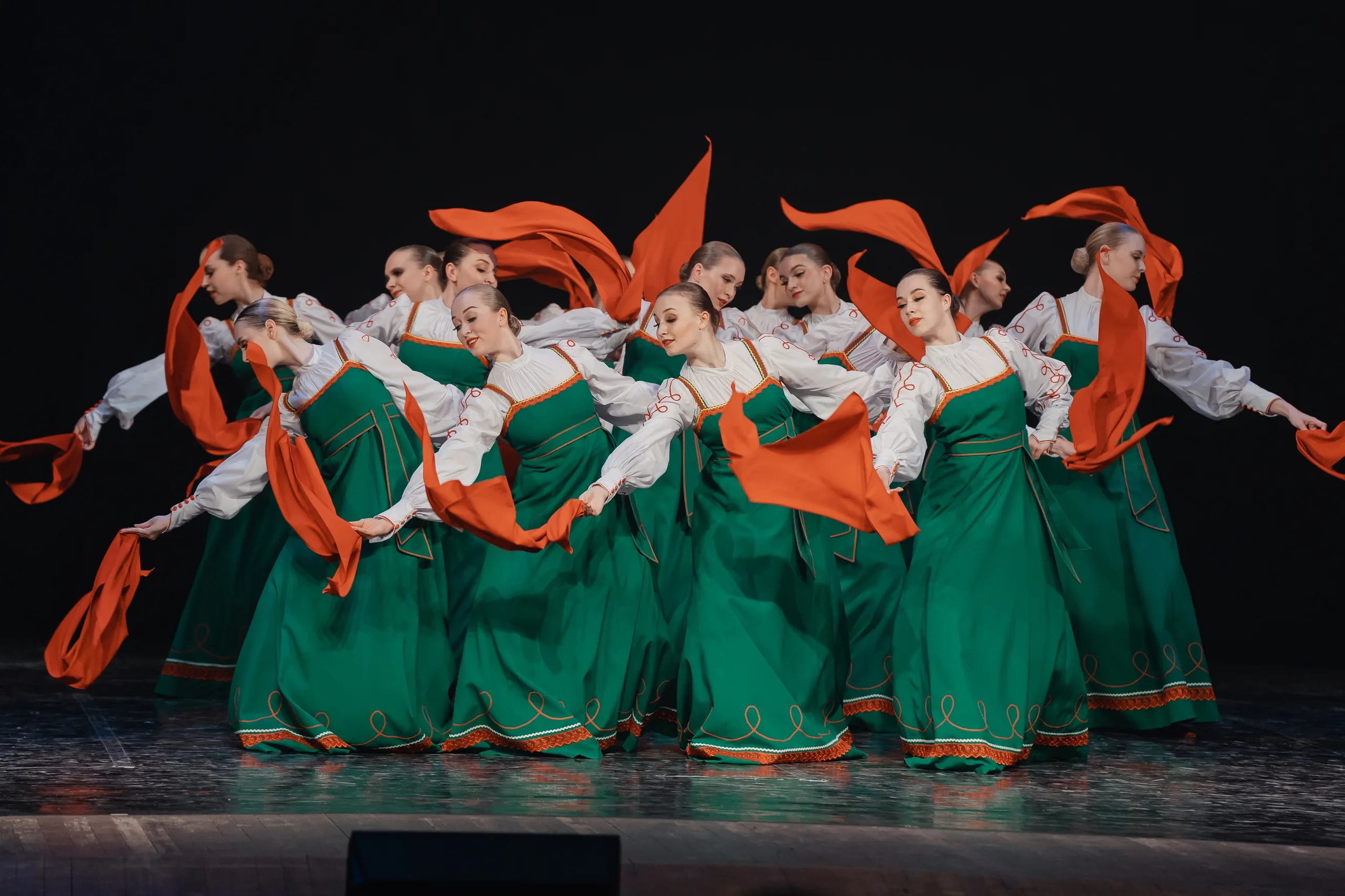 Афиша: Хореографический ансамбль и школа-студия «Солнечная радуга» в Перми 13 мая 2026