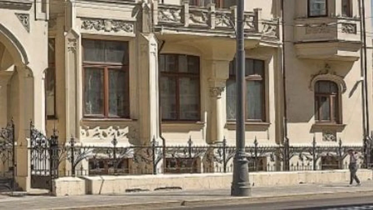 Афиша: Легенды московского замка: экскурсия в готический особняк Новиковых в Москве 31 мая 2026