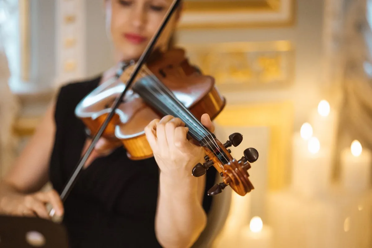 Афиша: Магия свечей. Людовико Эйнауди. Неоклассика в особняке в Ростове-на-Дону 8 мая 2026