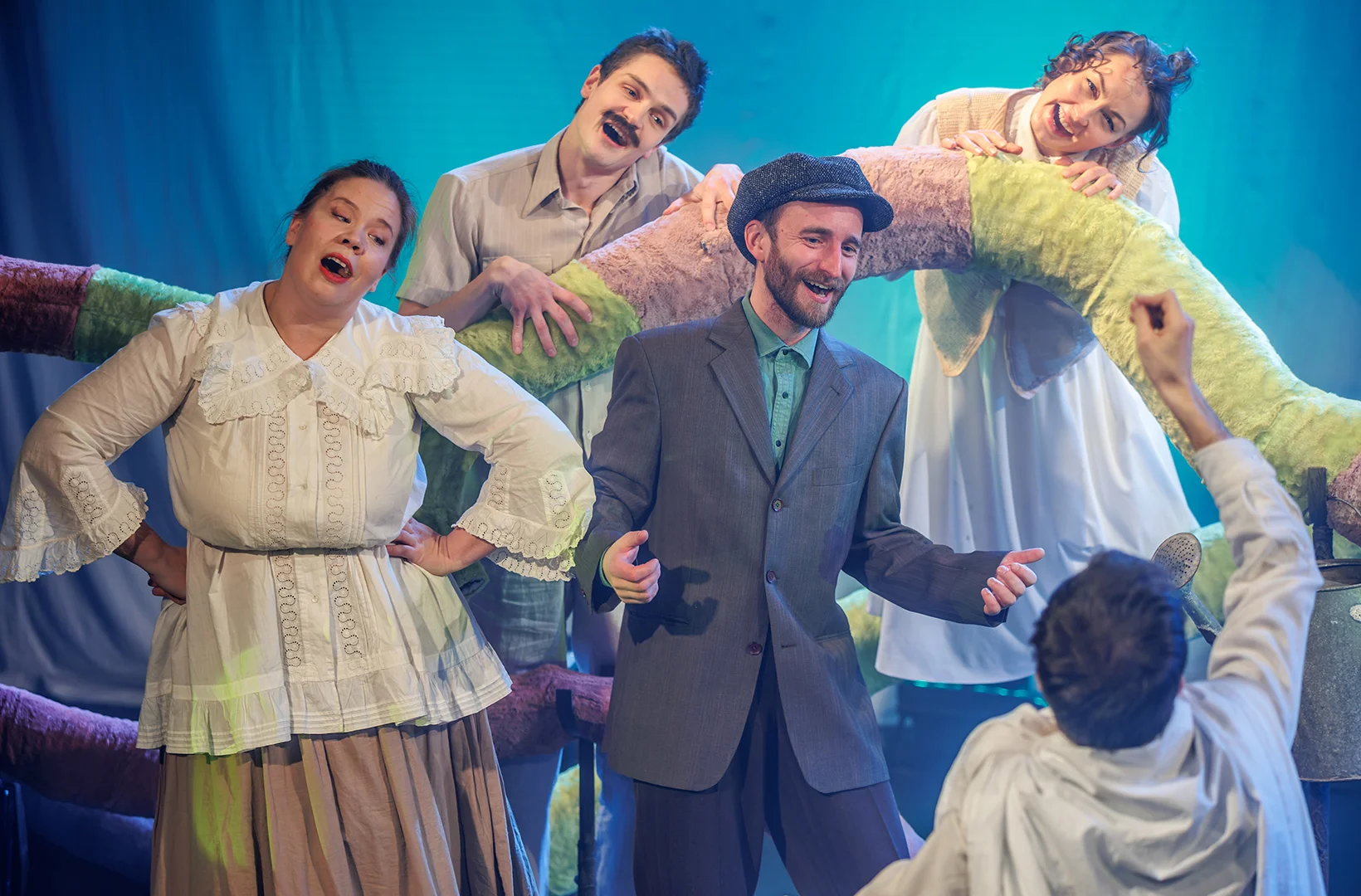 Афиша: Мой дедушка был вишней в Москве 10 мая 2026