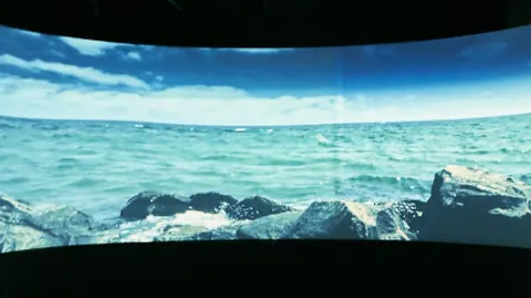 Афиша: Мультимедийные выставки "Босх. Профессор кошмаров", "Космос. Любовь", "Я – Айвазовский" в Москве 25 мая 2026