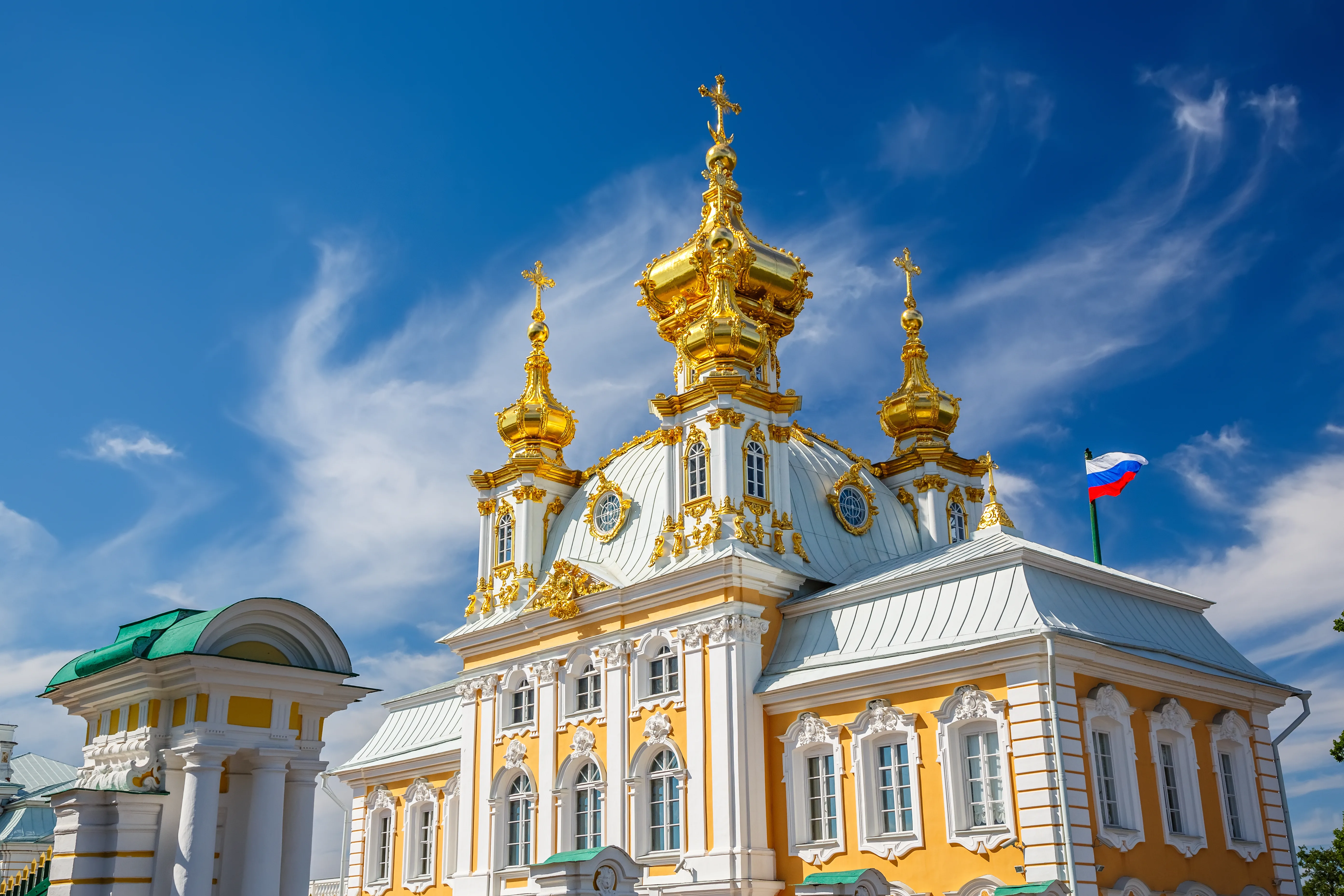 Афиша: Петергоф на метеоре — Гроты, Екатерининский корпус и Нижний парк в Санкт-Петербурге 4 мая 2026