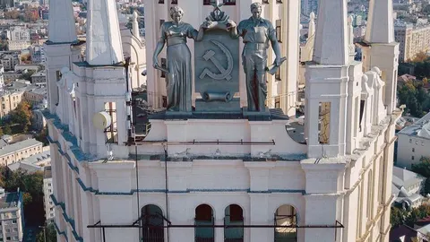 Афиша: Под звездой высотки на Котельнической. Экскурсия на вершину здания в Москве 30 мая 2026