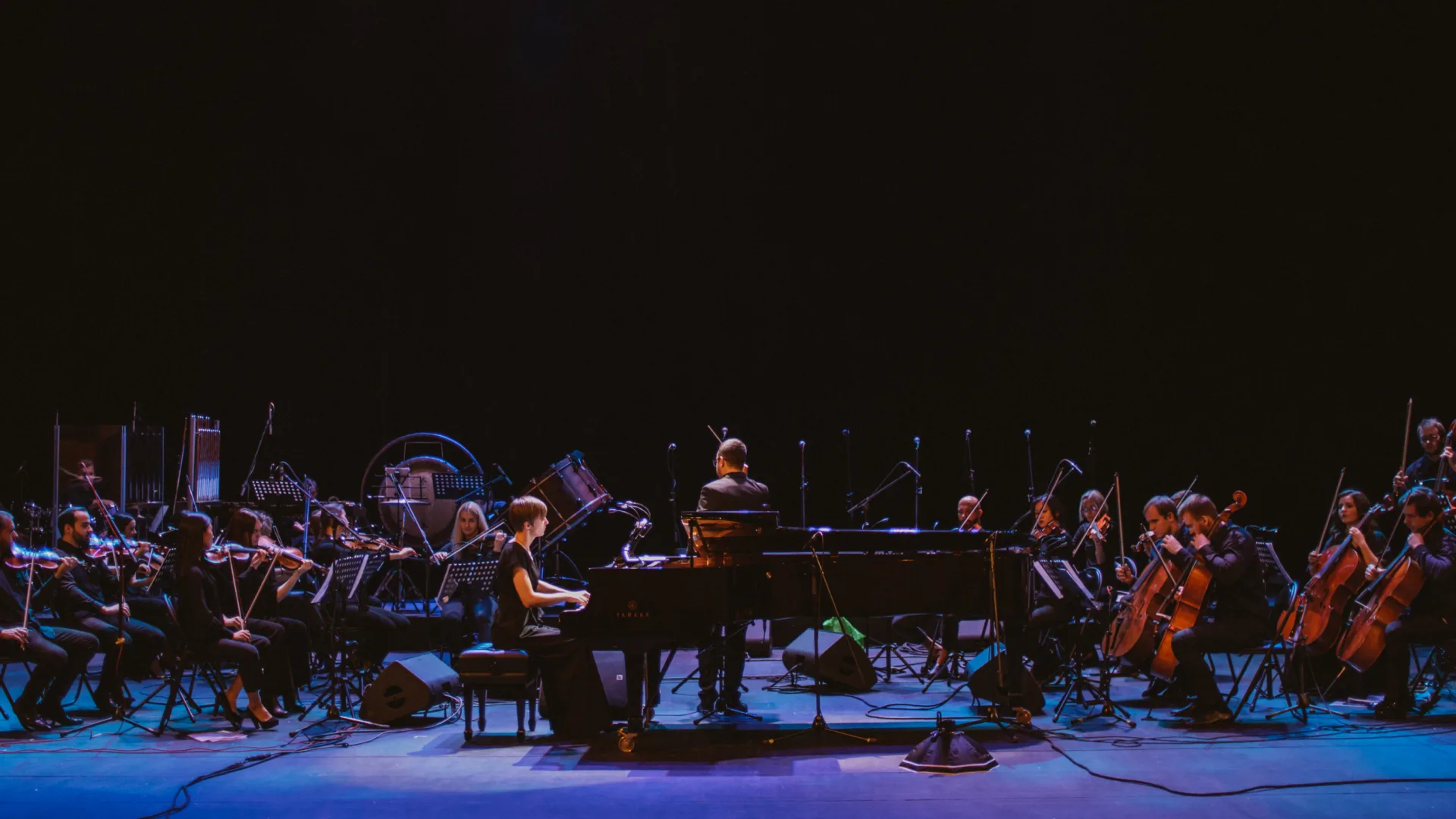 Афиша: Саундтреки Эйнауди. Двойной концерт при свечах. Оркестр CAGMO в Екатеринбурге 21 мая 2026