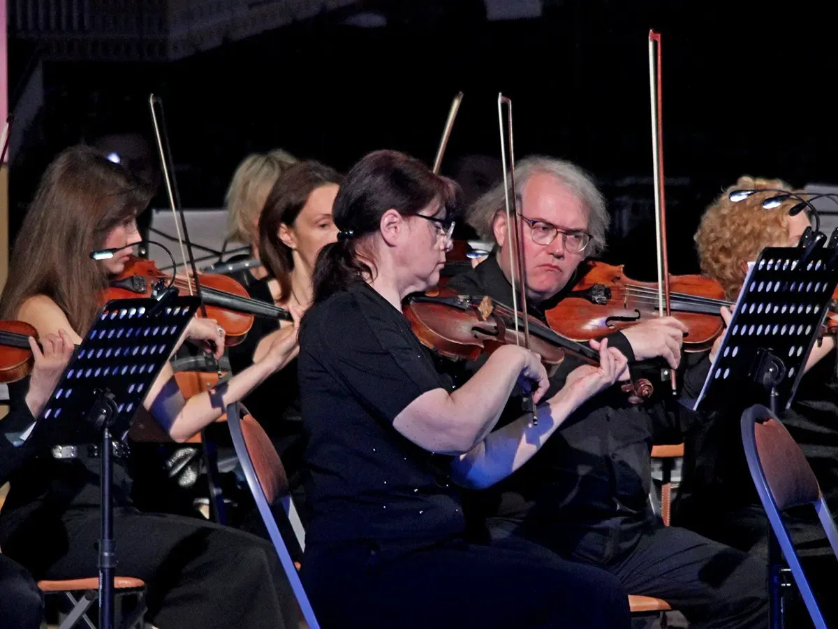 Афиша: Симфония советских песен. Золотые хиты СССР в Санкт-Петербурге 9 мая 2026