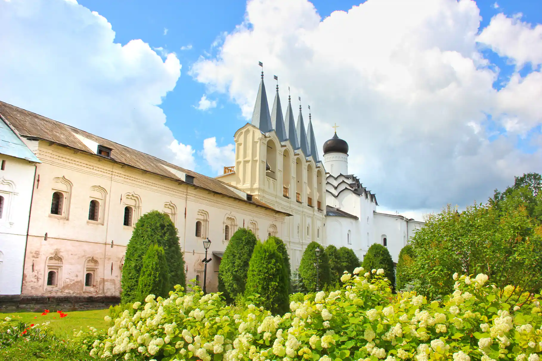Афиша: Тихвин и дом-музей Римского-Корсакова в Санкт-Петербурге 1 мая 2026