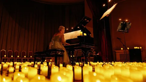 Афиша: Ludovico Einaudi: неоклассика при свечах в Москве 16 октября 2026