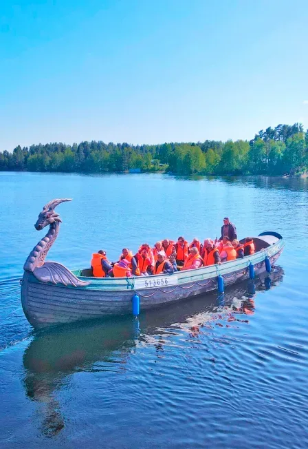 Афиша: Природные сокровища Карелии: четыре водопада и однодневное плавание на ладье среди ладожских шхер в Санкт-Петербурге 18 октября 2026