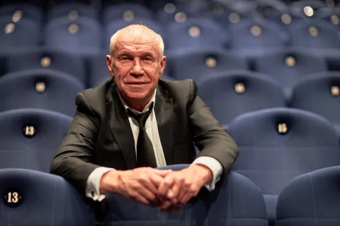 Афиша: Сергей Гармаш, Симфонический хор Свердловской филармонии, дирижёр — Андрей Петренко. Перезвоны в Москве 28 октября 2026